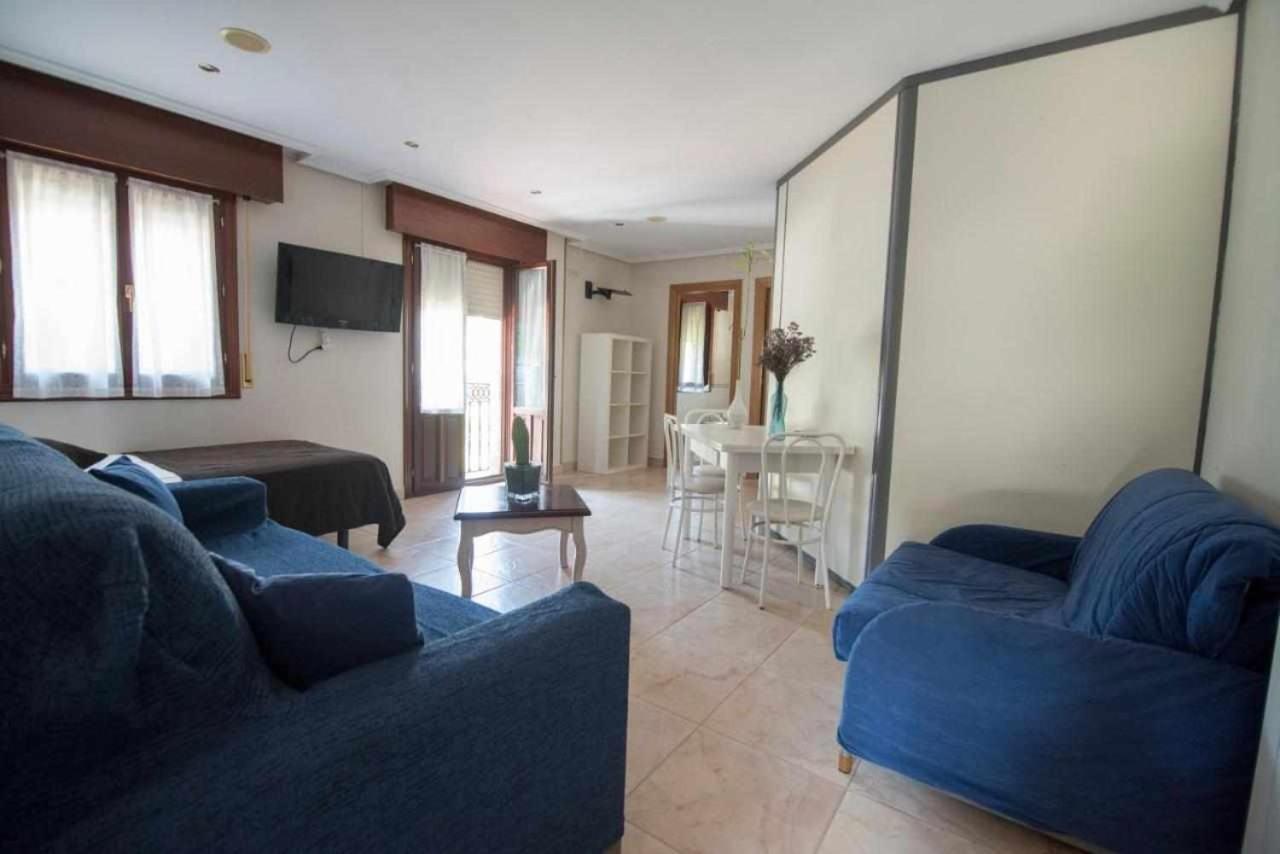 Apartamentos Mugarri Povena Buitenkant foto